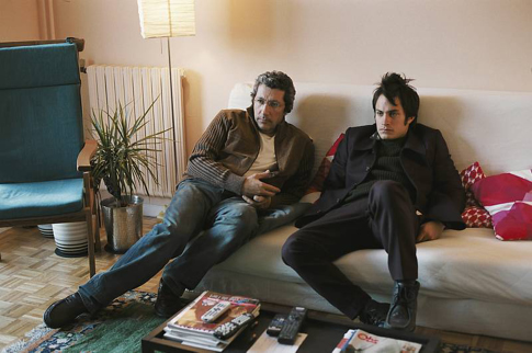 Still of Alain Chabat and Gael García Bernal in La science des rêves (2006)