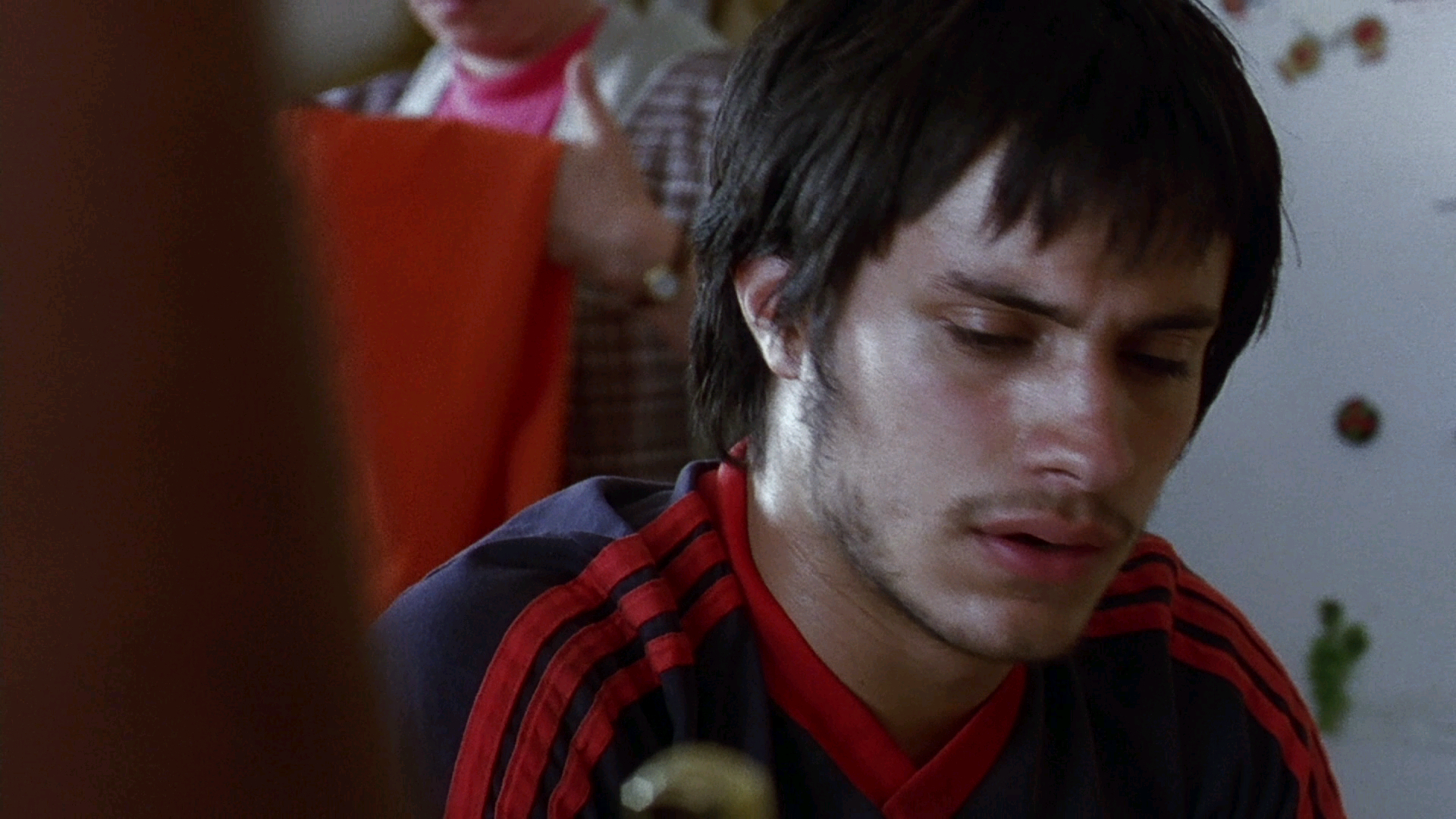 Still of Gael García Bernal in Amores perros (2000)