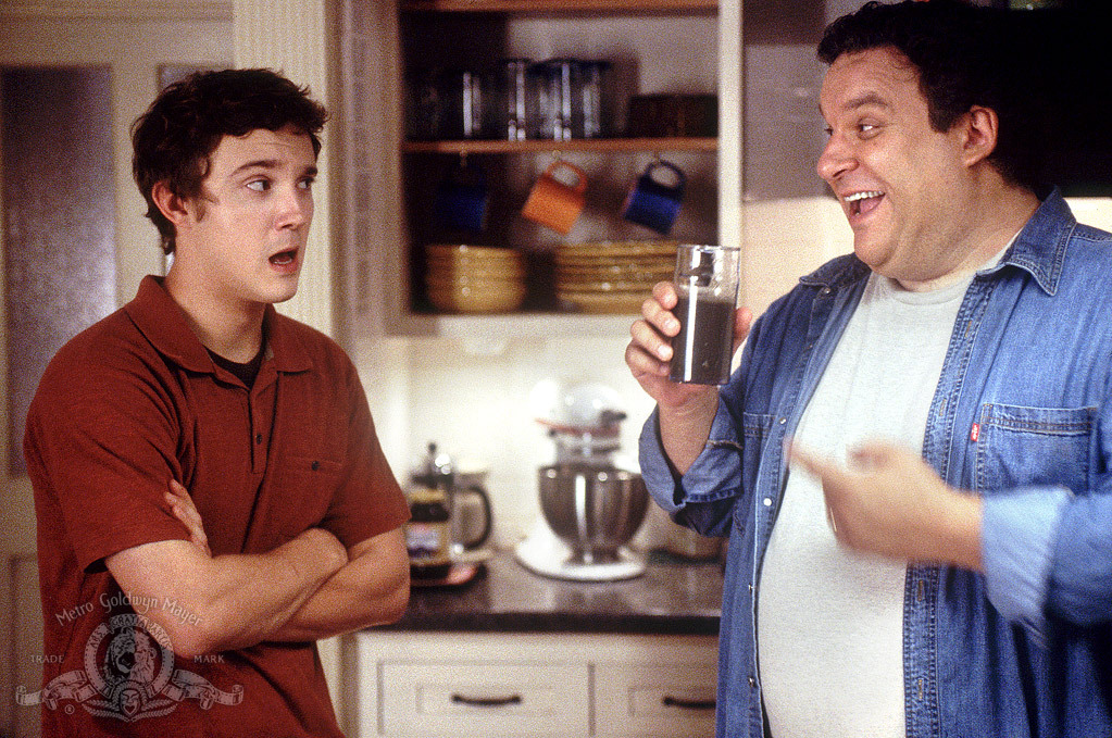 Still of Jeff Garlin and Sam Huntington in Sleepover (2004)