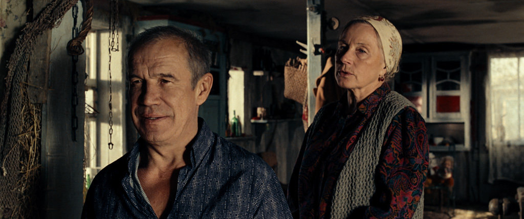 Sergey Garmash and Larisa Malevannaya in Dom (2011)