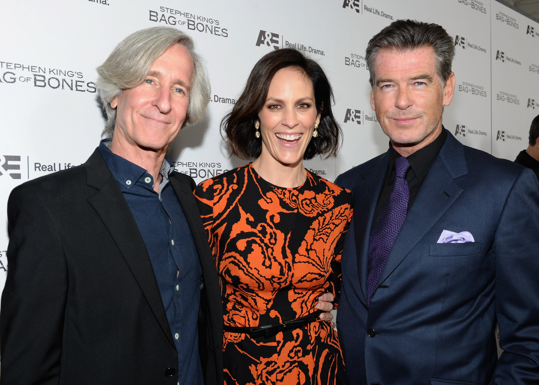 Pierce Brosnan, Annabeth Gish and Mick Garris at event of Bag of Bones (2011)