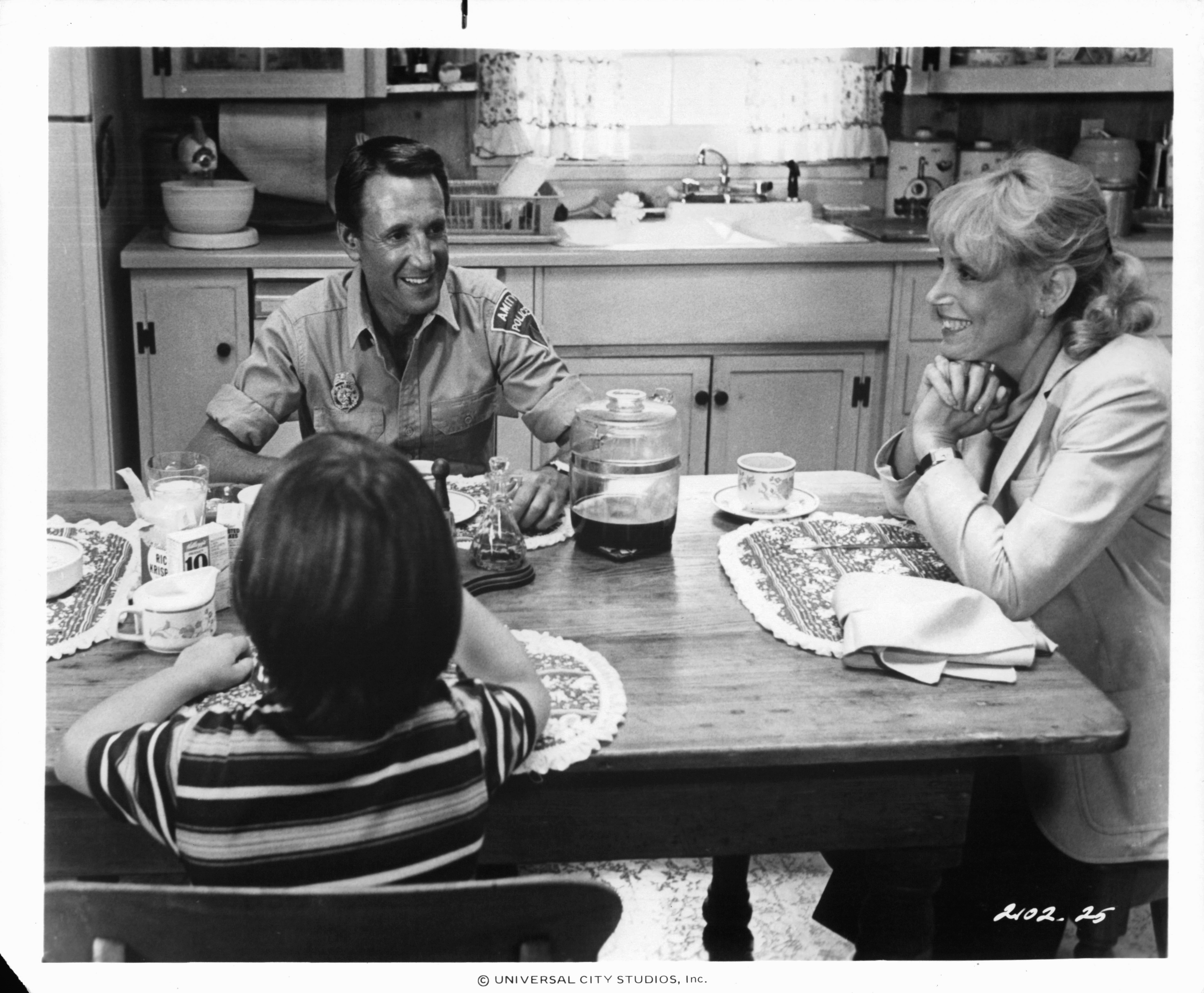 Still of Roy Scheider and Lorraine Gary in Nasrai 2 (1978)