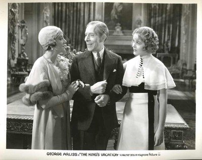 Still of George Arliss, Patricia Ellis and Marjorie Gateson in The King's Vacation (1933)