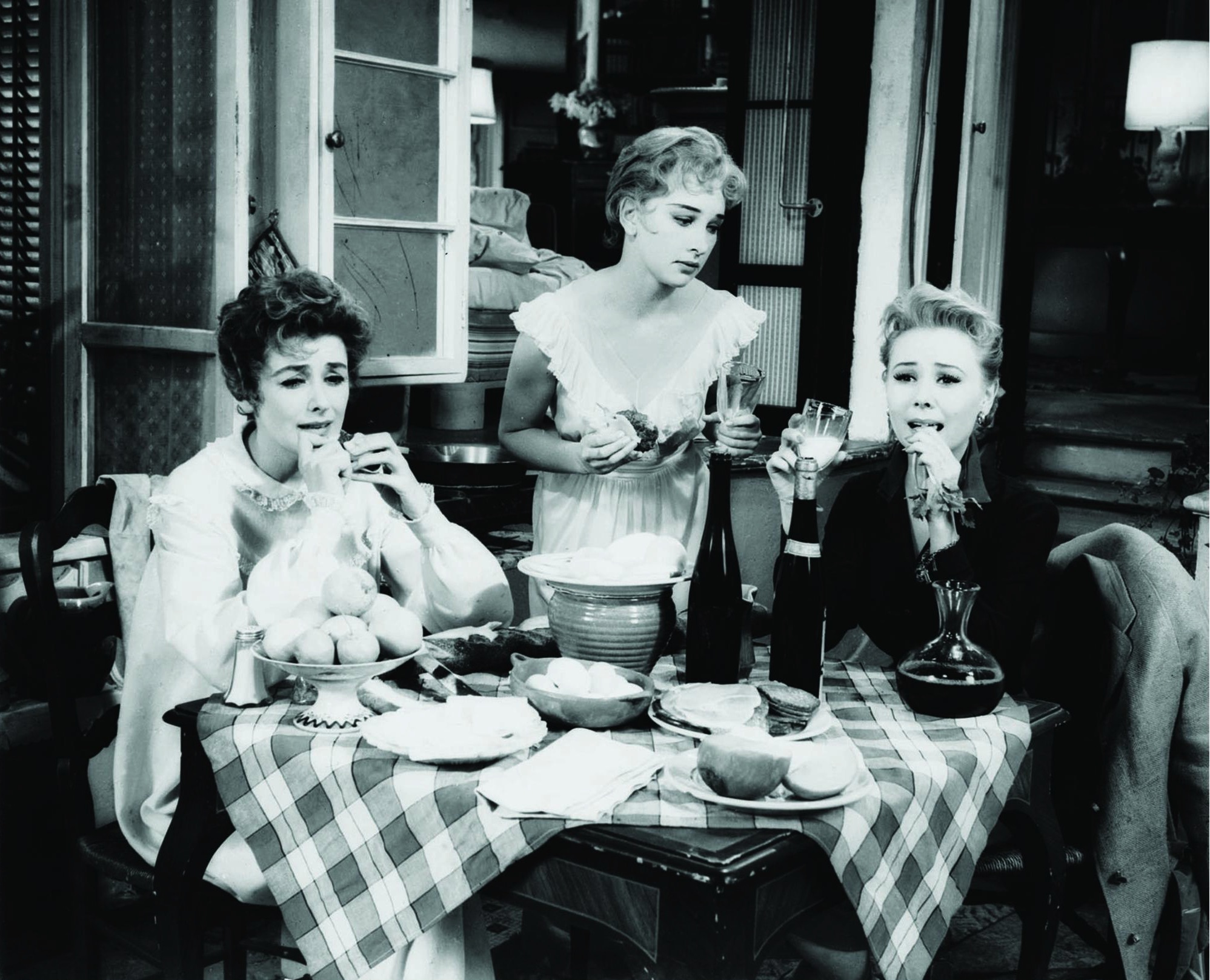 Still of Taina Elg, Mitzi Gaynor and Kay Kendall in Les Girls (1957)