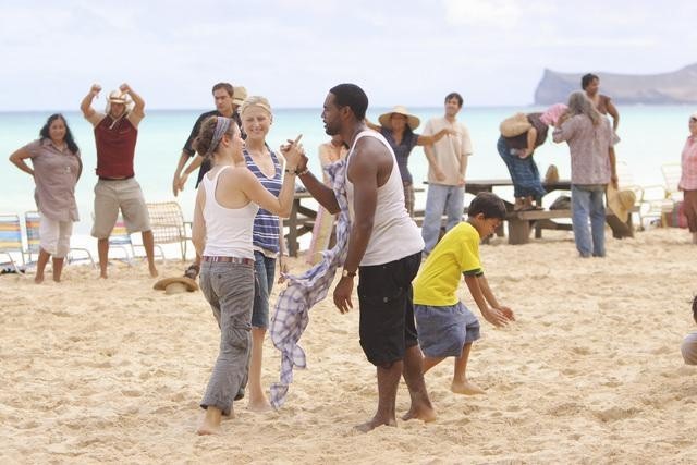 Still of Caroline Dhavernas, Jason George and Mamie Gummer in Off the Map (2011)