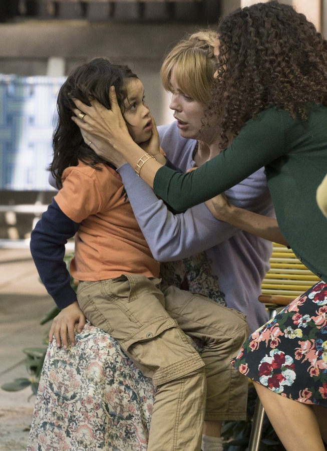 Still of Melissa George, Thandie Newton and Dylan Schombing in The Slap (2015)
