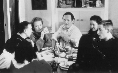 Still of Colm Meaney, Ciara Duffy, Joanne Gerrard, Tina Kellegher, Eanna MacLiam, Ruth McCabe and Colm O'Byrne in The Snapper (1993)