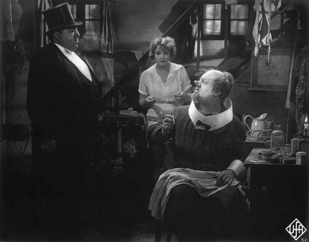 Still of Marlene Dietrich, Kurt Gerron and Emil Jannings in Der blaue Engel (1930)