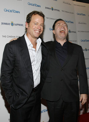 Greg Kinnear and Ricky Gervais at event of Ghost Town (2008)