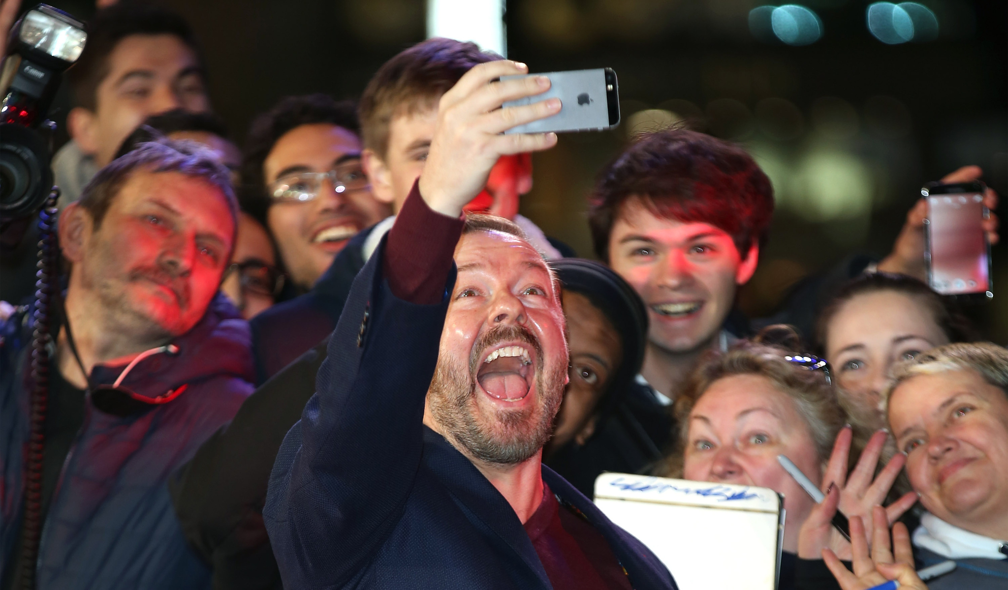 Ricky Gervais at event of Kortu Namelis (2013)