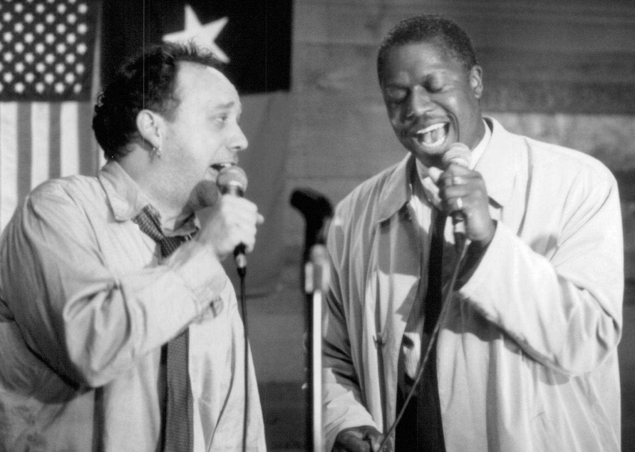 Still of Andre Braugher and Paul Giamatti in Duets (2000)