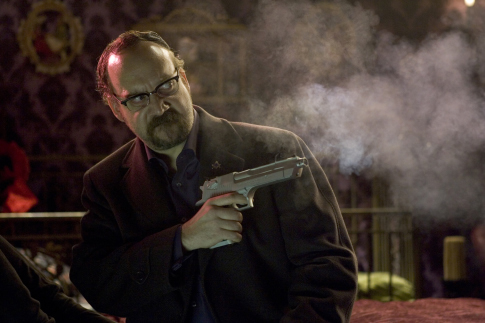 Still of Paul Giamatti in Shoot 'Em Up (2007)