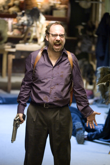 Still of Paul Giamatti in Shoot 'Em Up (2007)