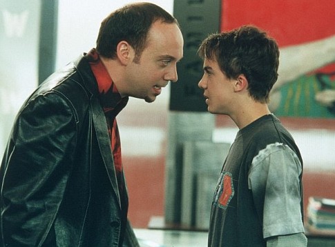 Still of Frankie Muniz and Paul Giamatti in Big Fat Liar (2002)