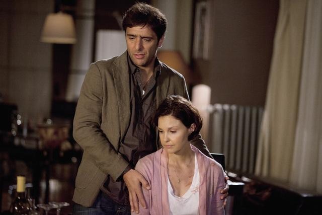 Still of Ashley Judd and Adriano Giannini in Missing (2012)