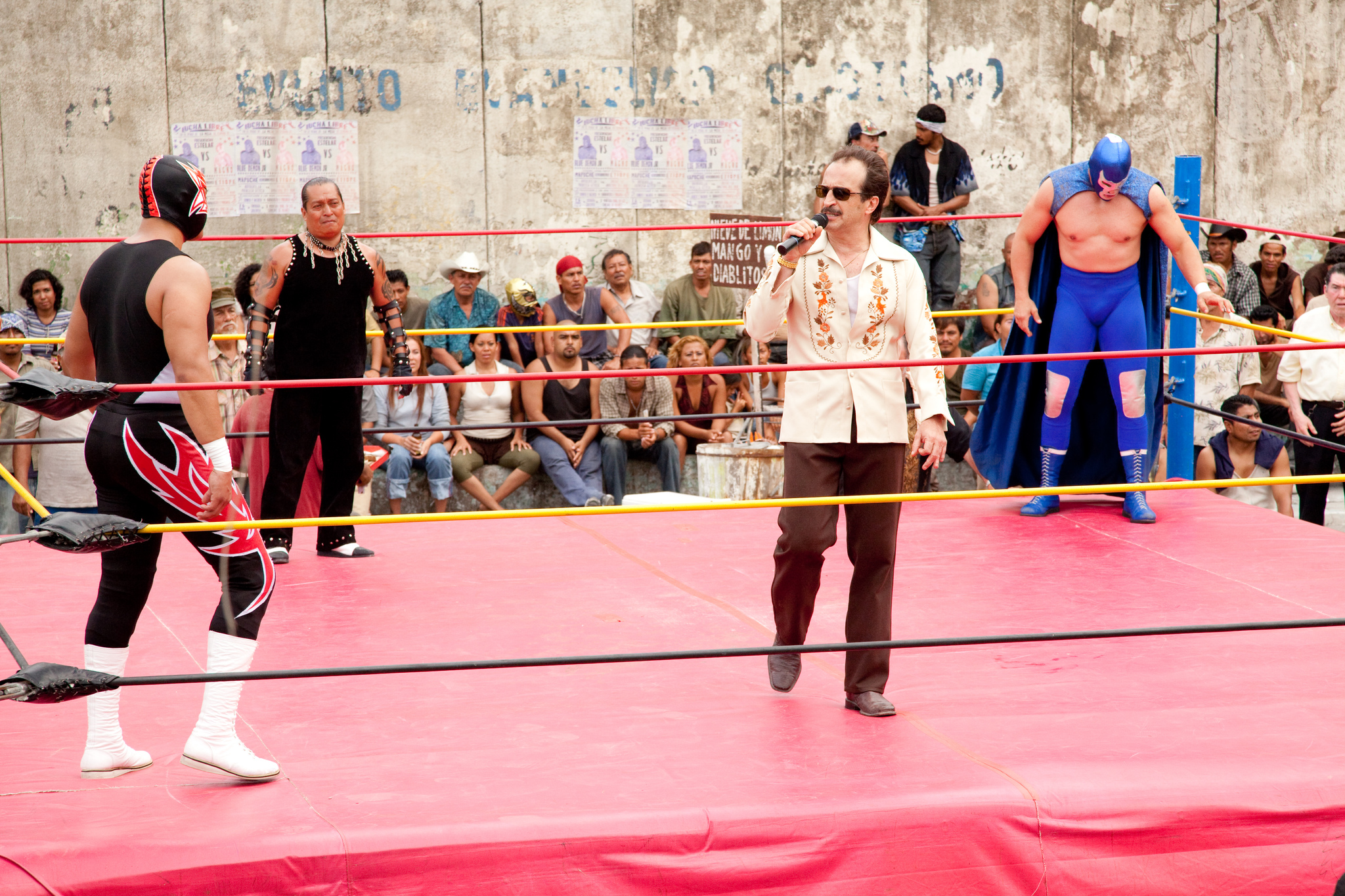 Still of Daniel Giménez Cacho and Kevin Hernandez in Sumautos atostogos Meksikoje (2012)