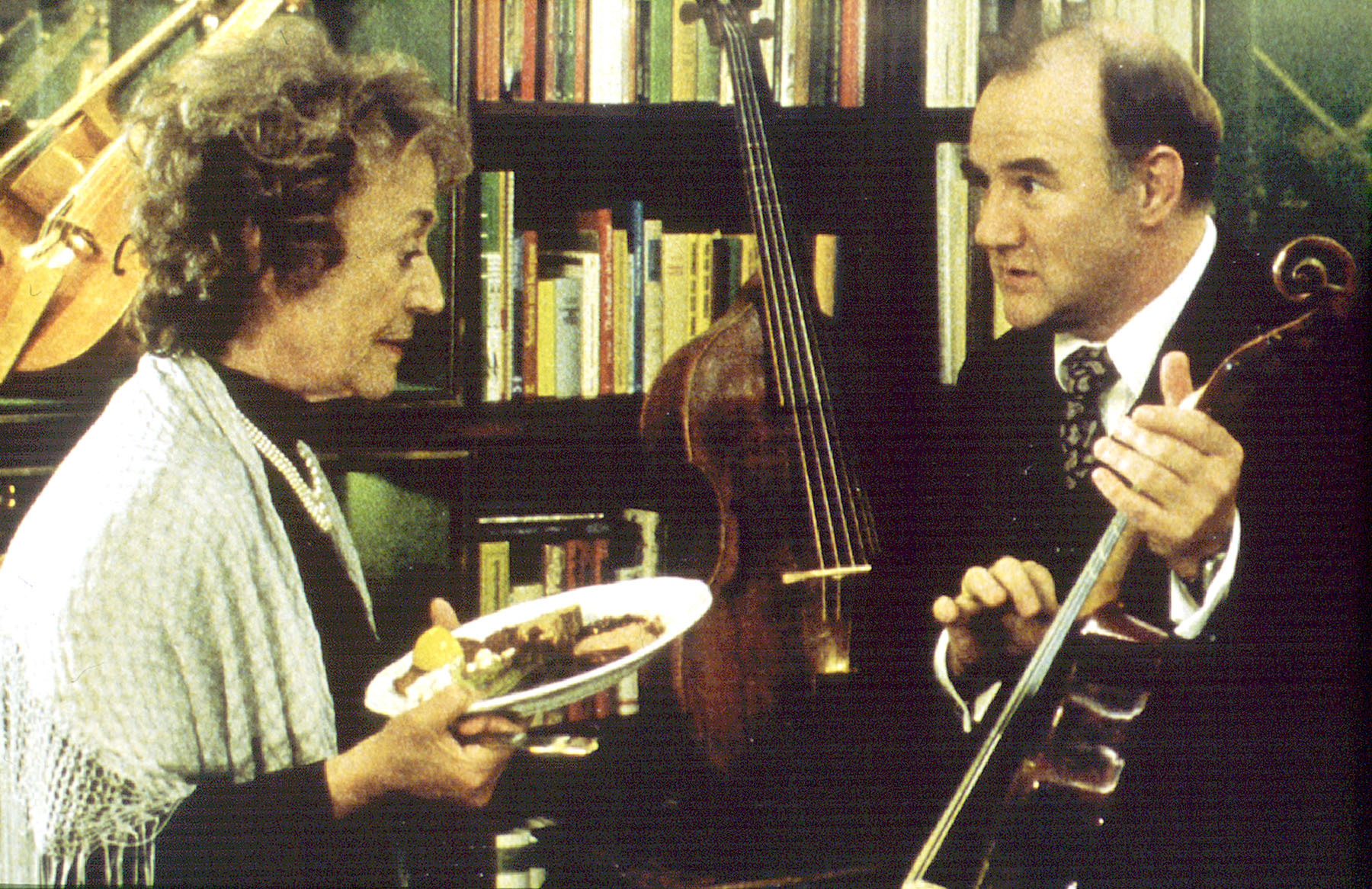 Still of Annie Girardot and Udo Samel in La pianiste (2001)