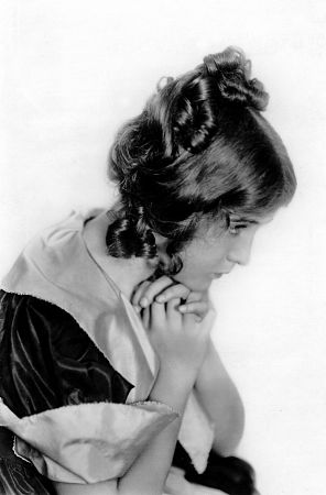 Dorothy Gish, circa 1915, **I.V.