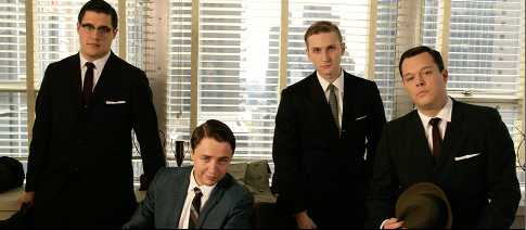 Still of Michael Gladis, Vincent Kartheiser, Rich Sommer and Aaron Staton in MAD MEN. Reklamos vilkai (2007)