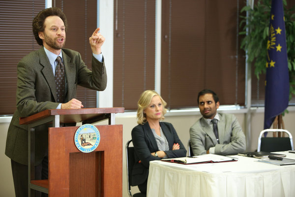 Still of Jon Glaser, Amy Poehler and Aziz Ansari in Parks and Recreation (2009)