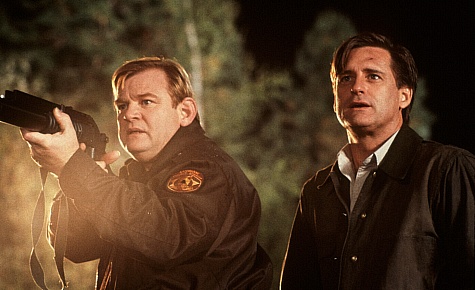 Still of Bill Pullman and Brendan Gleeson in Lake Placid (1999)