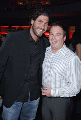 Jason Goldberg and David Janollari at event of Beauty and the Geek (2005)