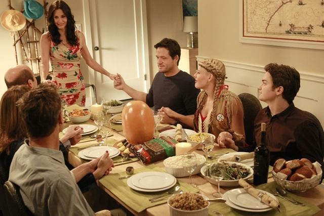 Still of Courteney Cox, Josh Hopkins, Busy Philipps, Dan Byrd, Ian Gomez, Christa Miller and Brian Van Holt in Cougar Town (2009)