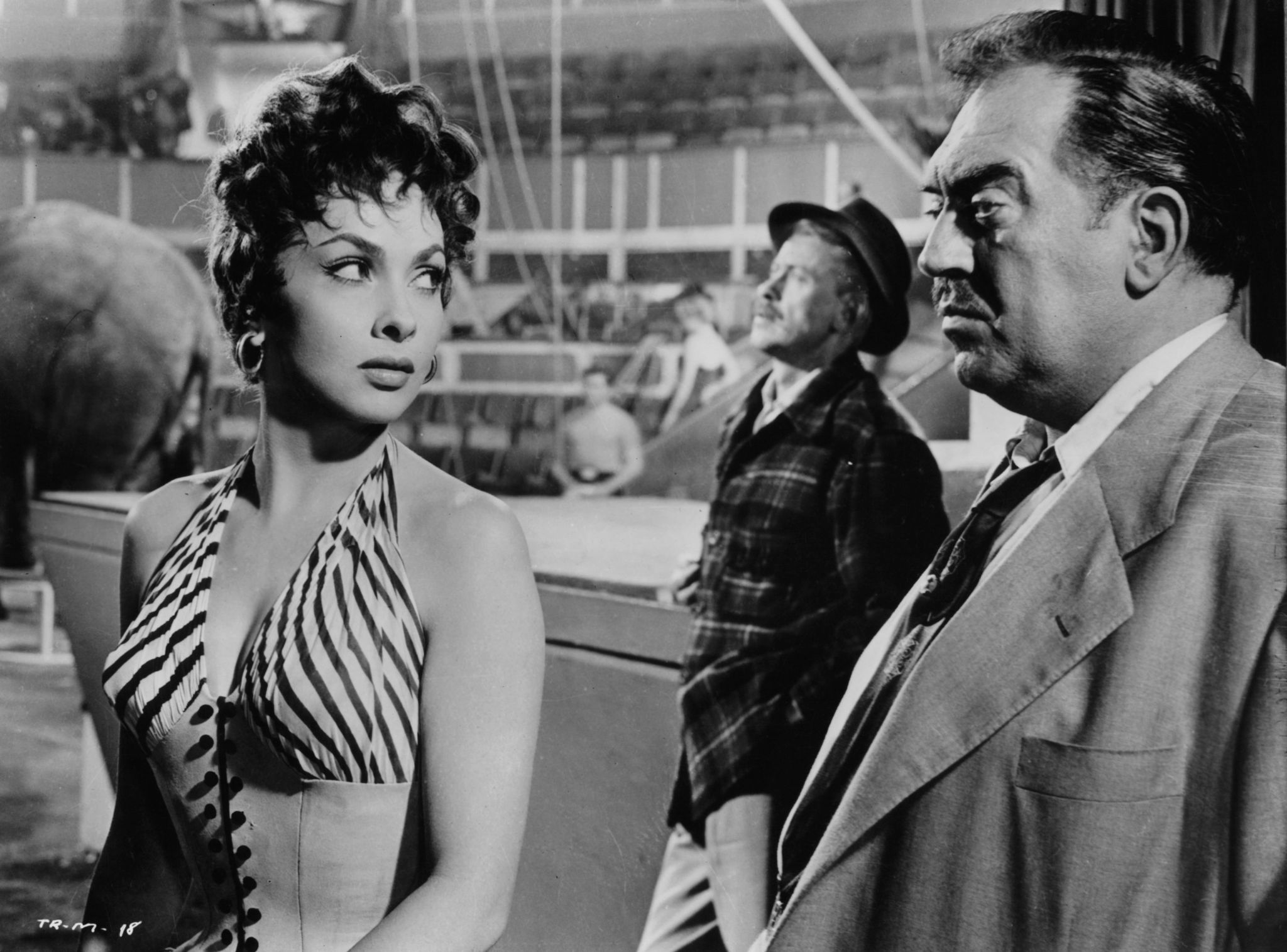 Still of Thomas Gomez and Gina Lollobrigida in Trapeze (1956)
