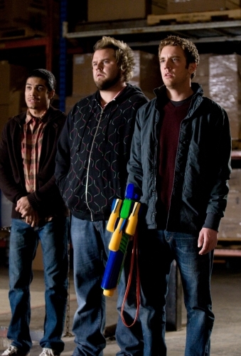 Still of Rick Gonzalez, Bret Harrison and Tyler Labine in Reaper (2007)