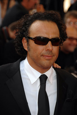 Alejandro González Iñárritu at event of Chacun son cinéma ou Ce petit coup au coeur quand la lumière s'éteint et que le film commence (2007)