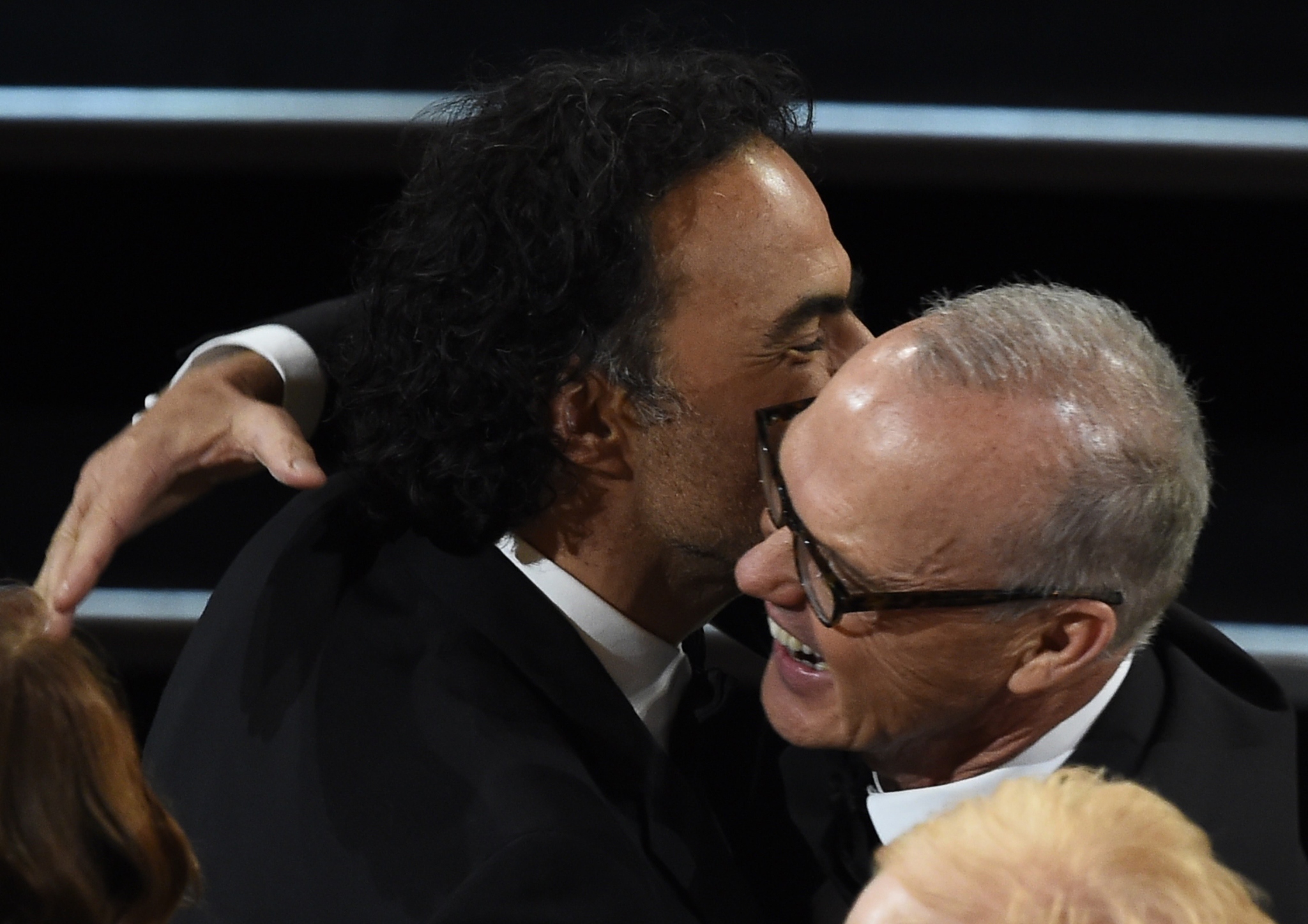Michael Keaton and Alejandro González Iñárritu at event of The Oscars (2015)