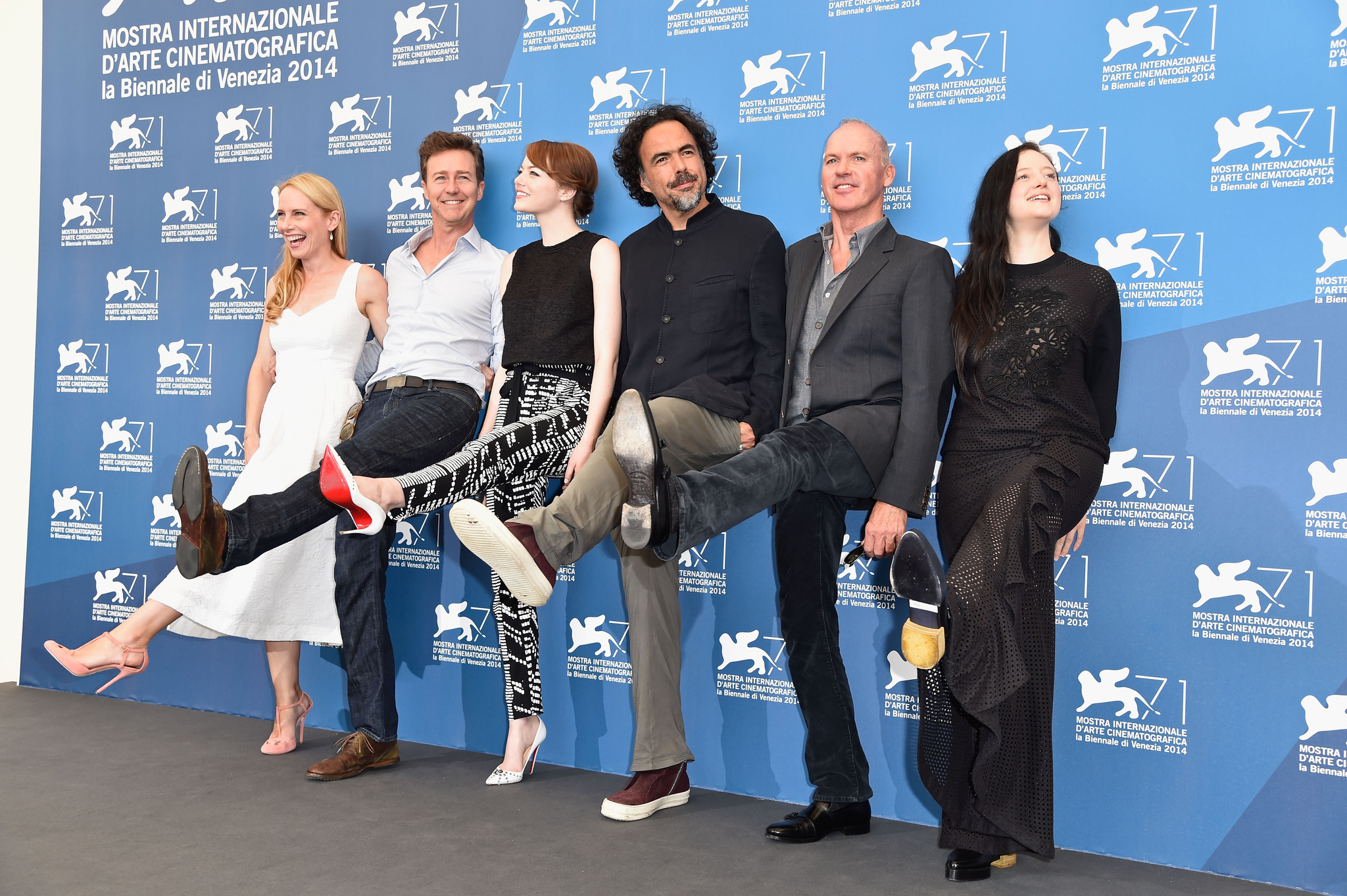 Michael Keaton, Edward Norton, Alejandro González Iñárritu, Amy Ryan, Emma Stone and Andrea Riseborough at event of Zmogus-paukstis (2014)