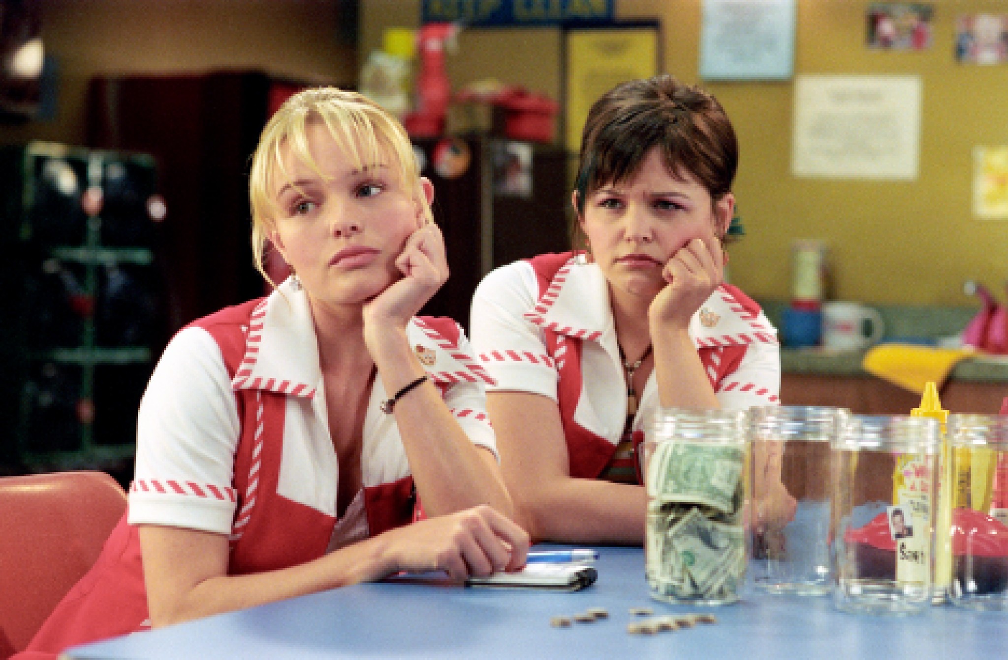 Still of Kate Bosworth and Ginnifer Goodwin in Win a Date with Tad Hamilton! (2004)