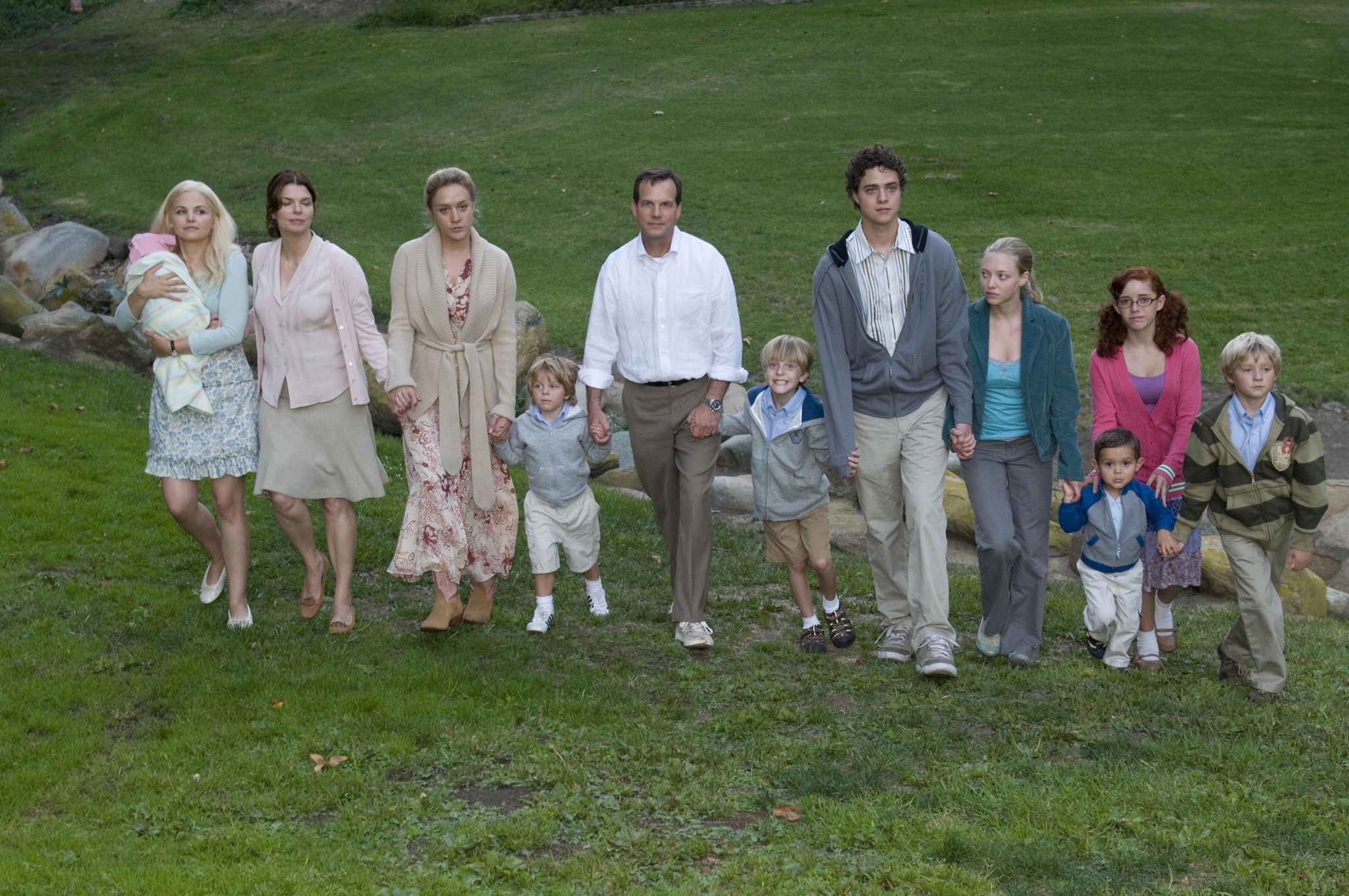 Still of Bill Paxton, Jeanne Tripplehorn, Chloë Sevigny, Ginnifer Goodwin, Douglas Smith and Amanda Seyfried in Big Love (2006)