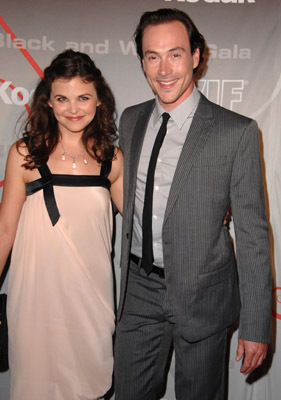 Chris Klein and Ginnifer Goodwin