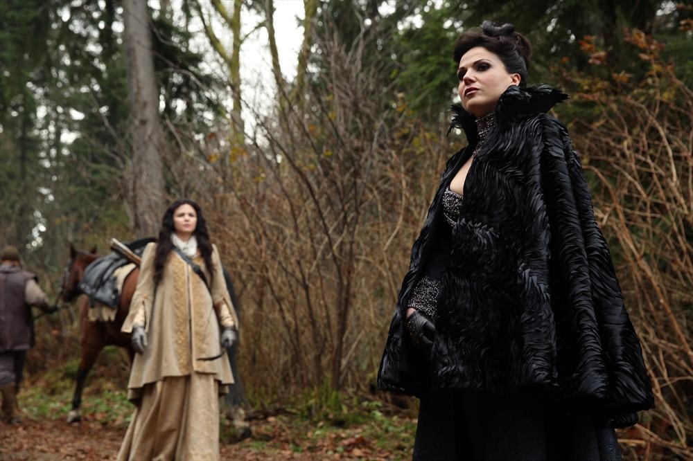 Still of Ginnifer Goodwin and Lana Parrilla in Once Upon a Time (2011)