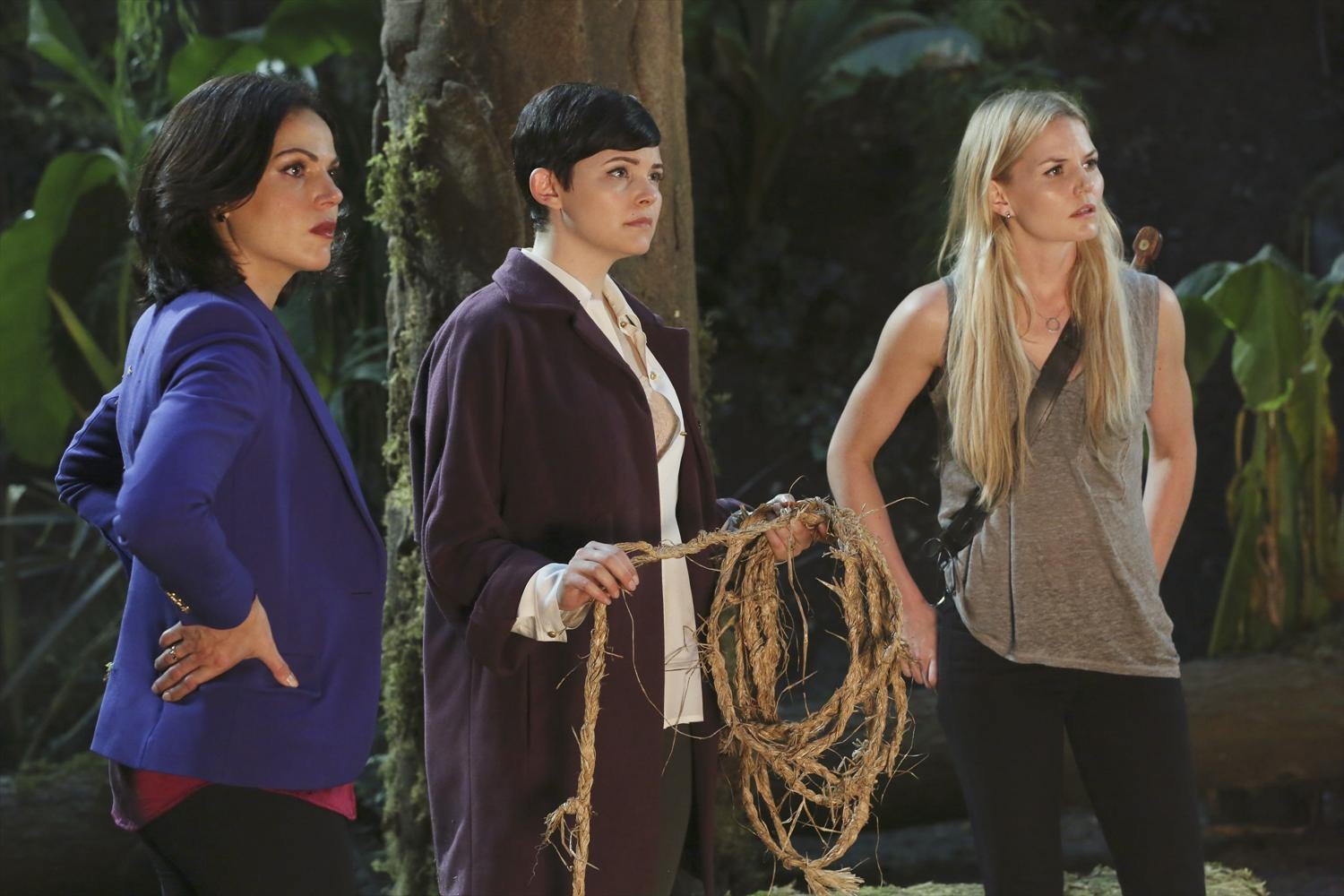 Still of Ginnifer Goodwin, Jennifer Morrison and Lana Parrilla in Once Upon a Time (2011)