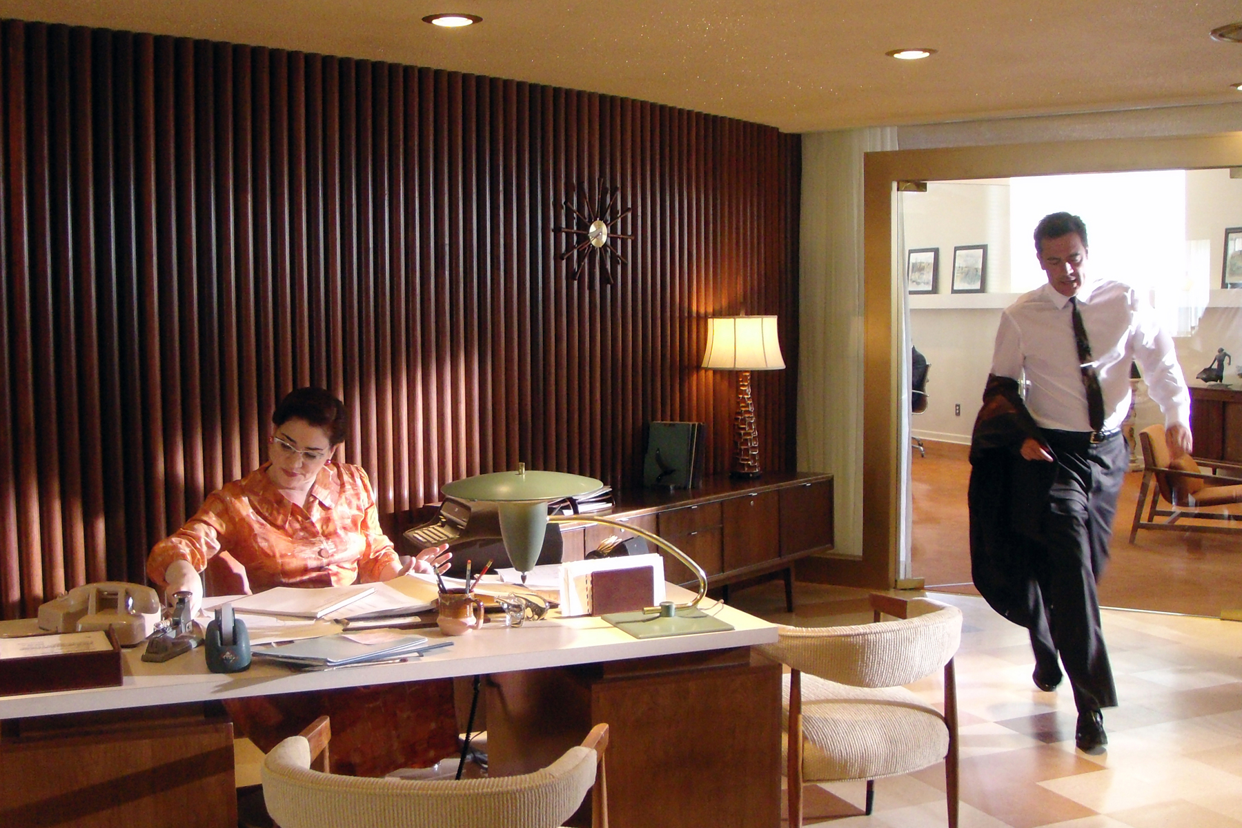 (R to L) Jeffrey Dean Morgan as IKE EVANS and Karen-Eileen Gordon as FLORENCE in the STARZ Original Series MAGIC CITY