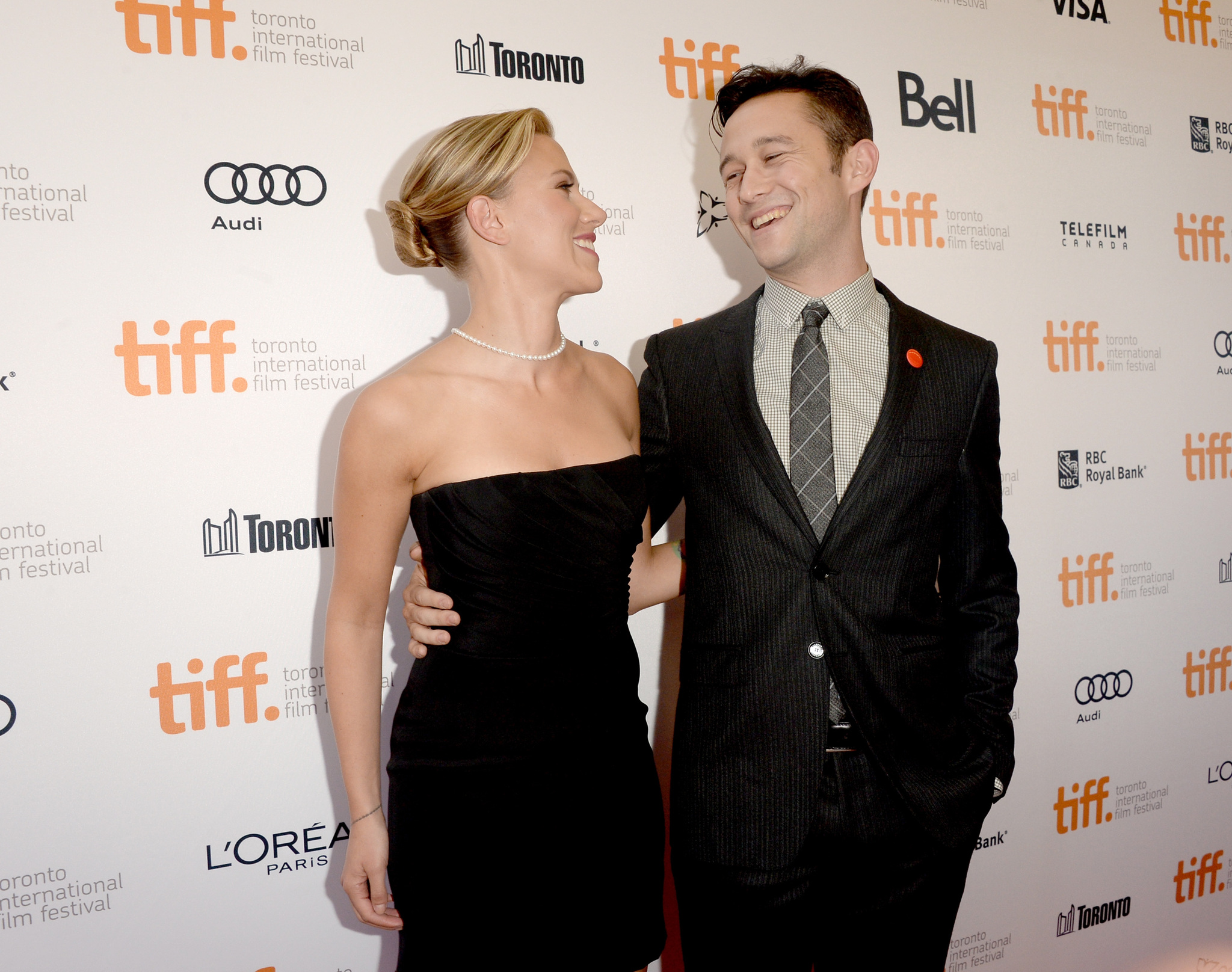 Joseph Gordon-Levitt and Scarlett Johansson at event of Don Zuanas (2013)