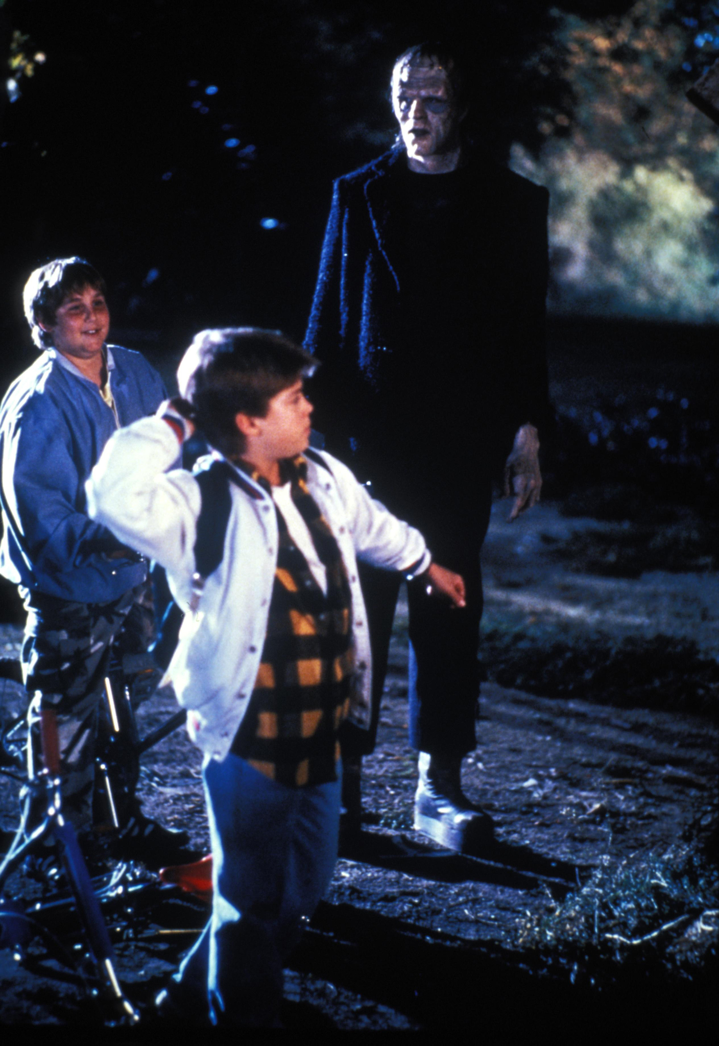 Still of Tom Noonan, Brent Chalem and Andre Gower in The Monster Squad (1987)