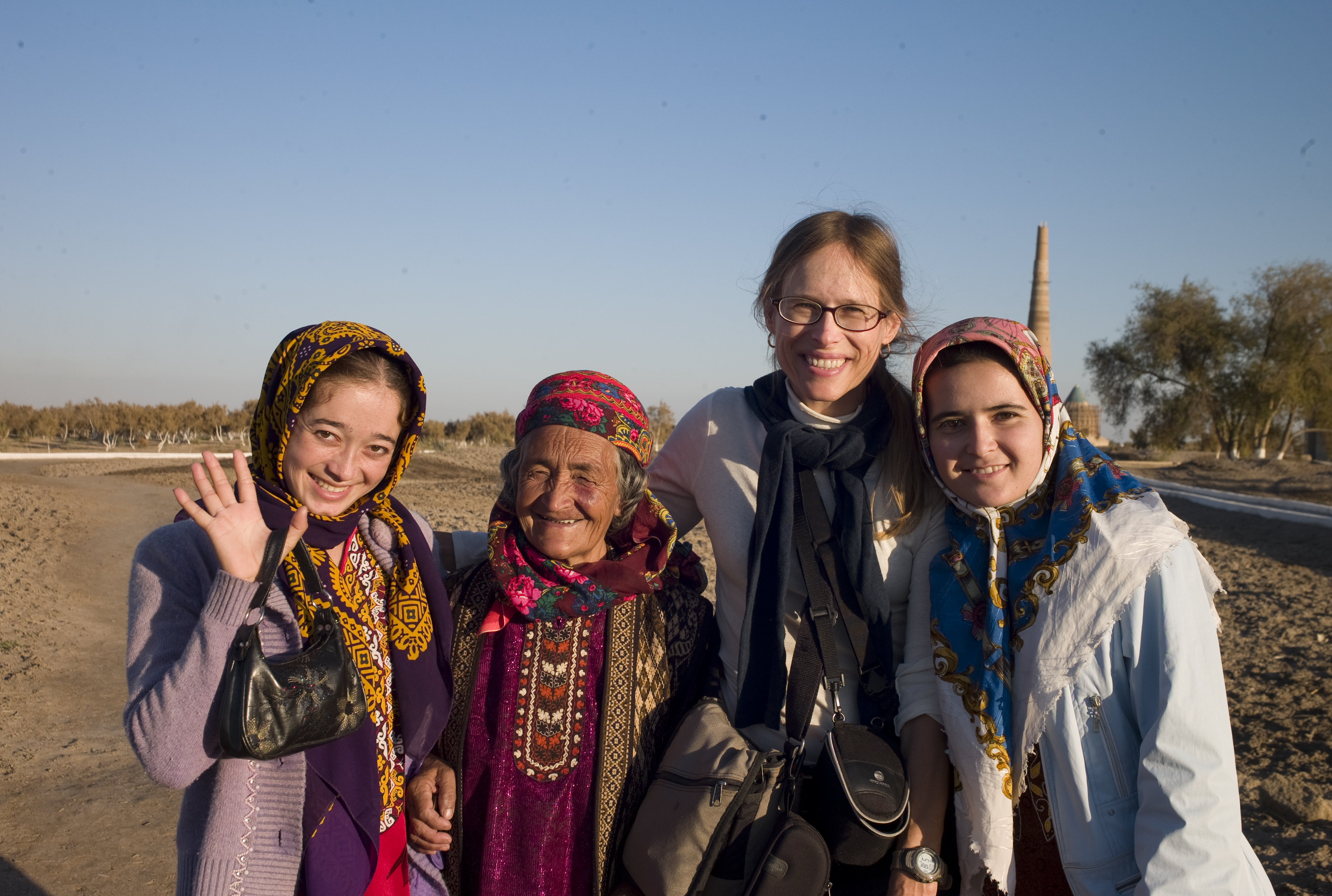 Turkman Ladies, Kunya Urgench, ruins of Gurganj