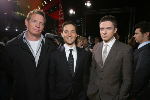 Tobey Maguire, Thomas Haden Church and Topher Grace at event of Zmogus voras 3 (2007)