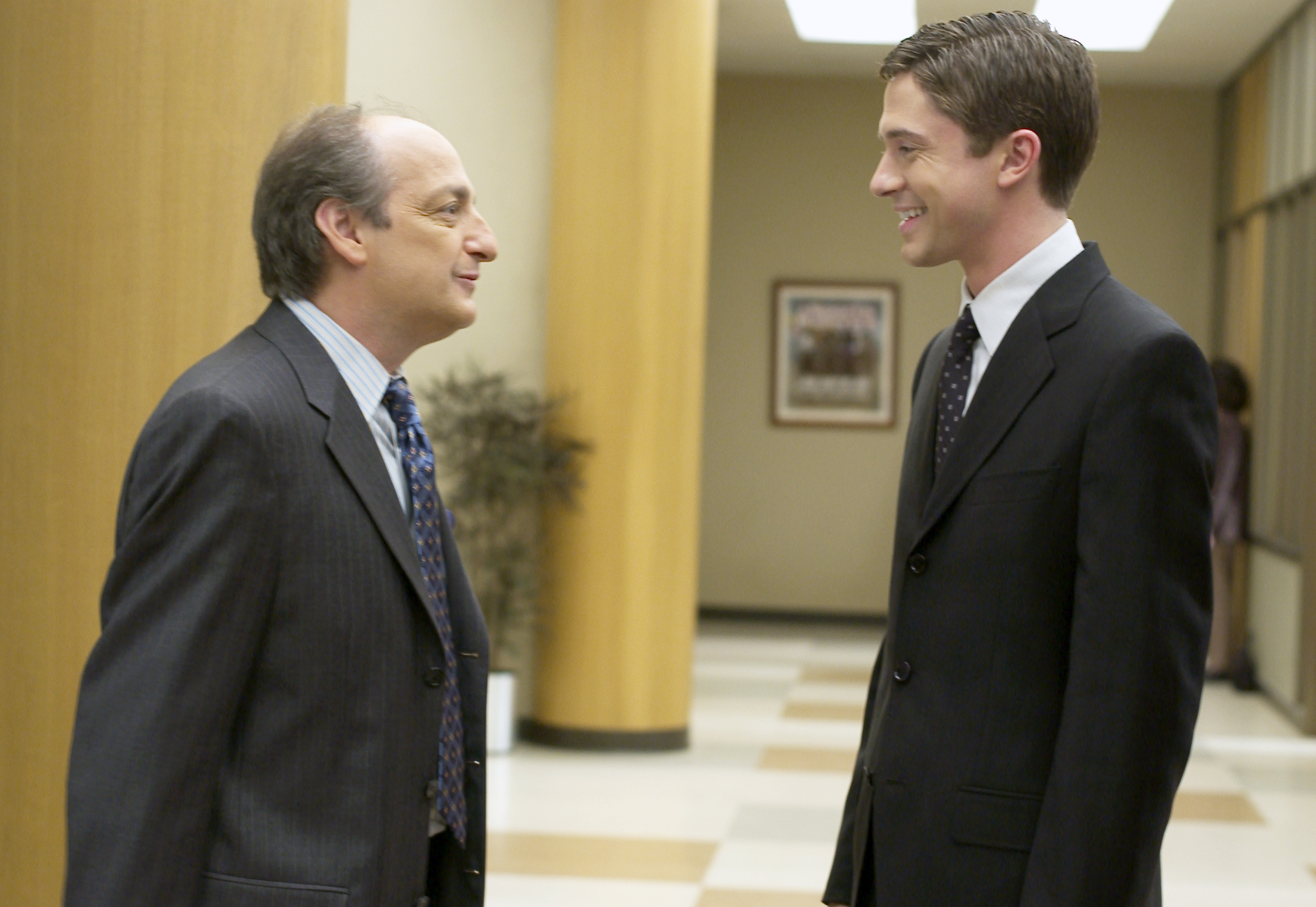Still of David Paymer and Topher Grace in In Good Company (2004)