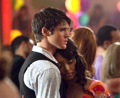 Still of Kat Graham and Steven R. McQueen in Vampyro dienorasciai (2009)