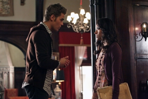 Still of Kat Graham and Paul Wesley in Vampyro dienorasciai (2009)