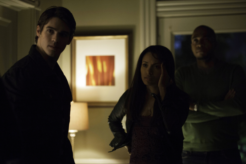 Still of Kat Graham, Rick Worthy and Steven R. McQueen in Vampyro dienorasciai (2009)