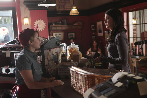 Still of Lauren Graham and Mae Whitman in Parenthood (2010)