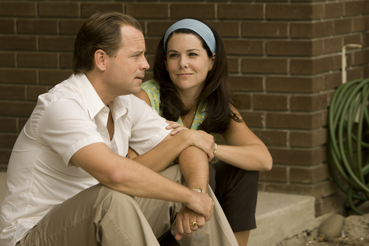 Still of Greg Kinnear and Lauren Graham in Flash of Genius (2008)