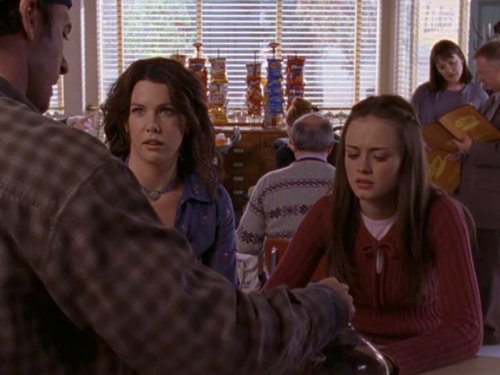 Still of Alexis Bledel and Lauren Graham in Gilmore Girls (2000)