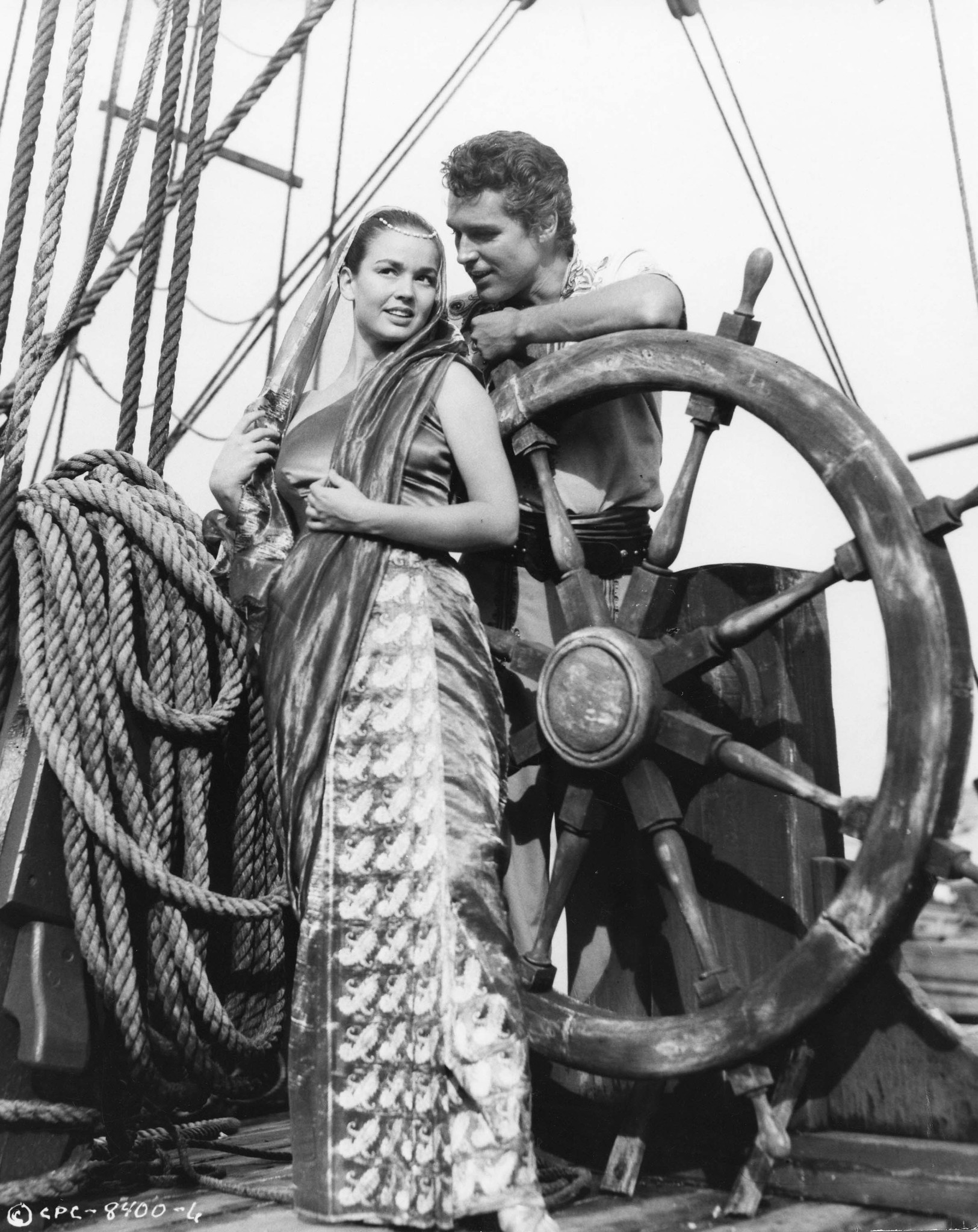 Still of Kathryn Grant and Kerwin Mathews in The 7th Voyage of Sinbad (1958)